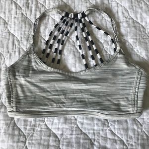 Lululemon free to be wild bra size 6